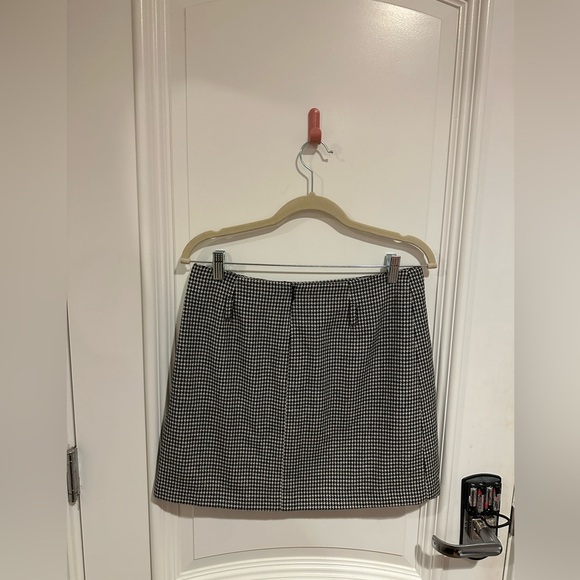 Moda International Pleated Houndstooth Print Skirt - Picture 2 of 5